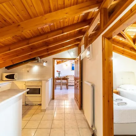 St Nicholas A5 Superior One 2 * Dafnila